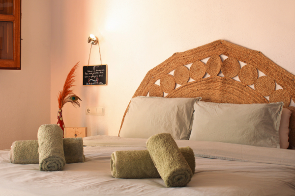 Almendra room